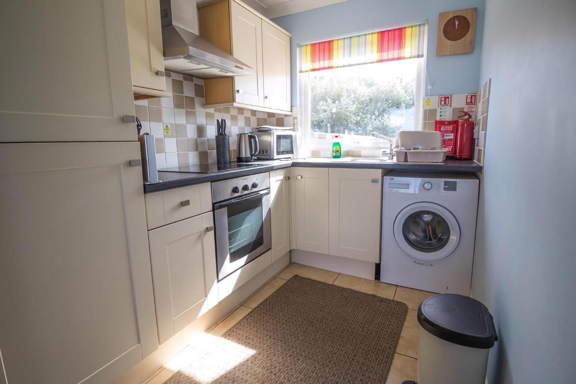 Chalet For Hire At Rainbows End Near A Beautiful Norfolk Beach Ref 31039R Bacton  Exterior foto